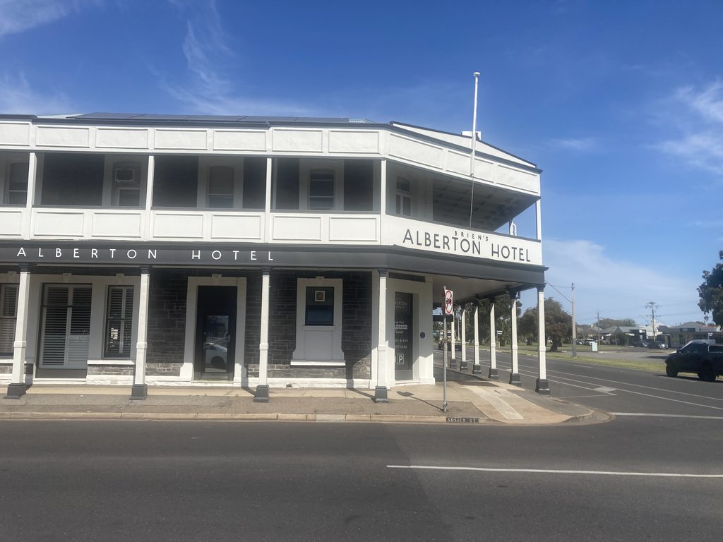 alberton hotel on port road