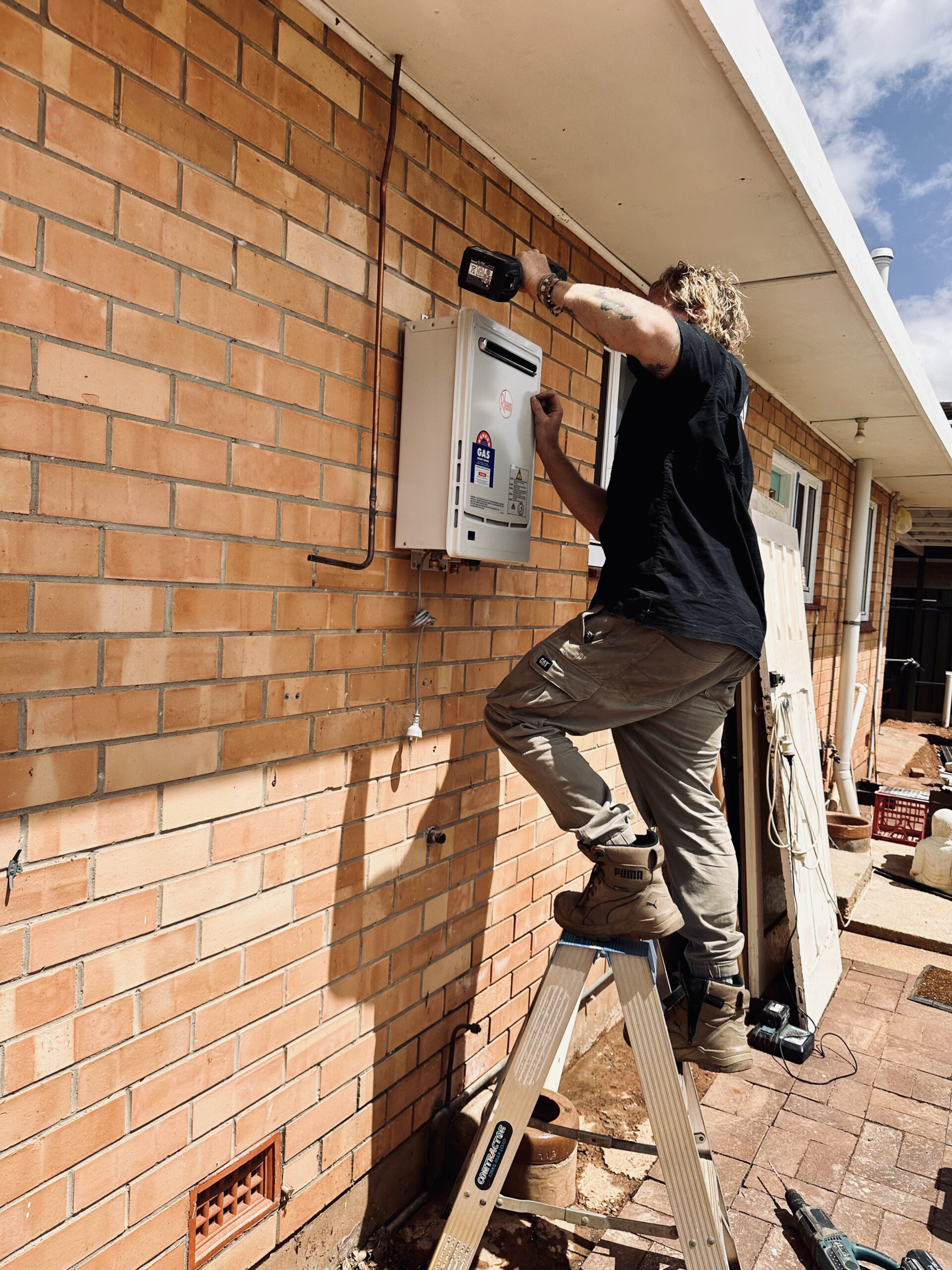 koala plumbing connecting a gas service
